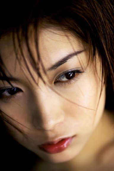 火锅店宣称泡菜免费吃，顾客要求打包十坛被拒，怒砸门店…：爱游